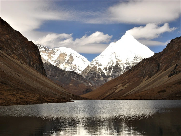 Laya Gasa Trek