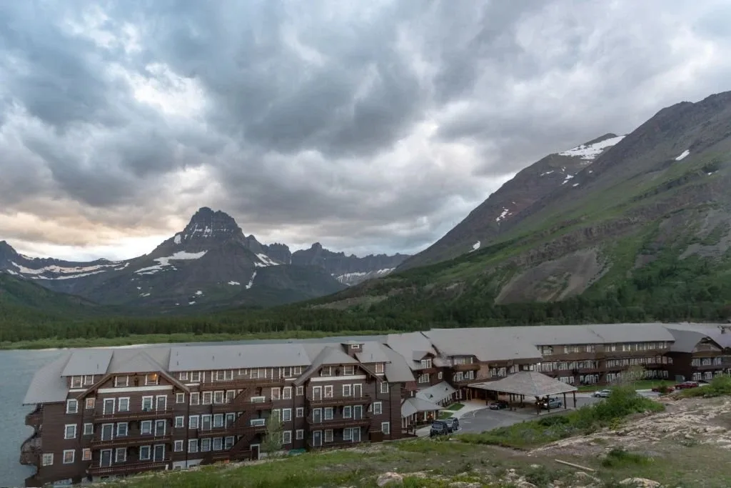 places to stay in glacier national park
